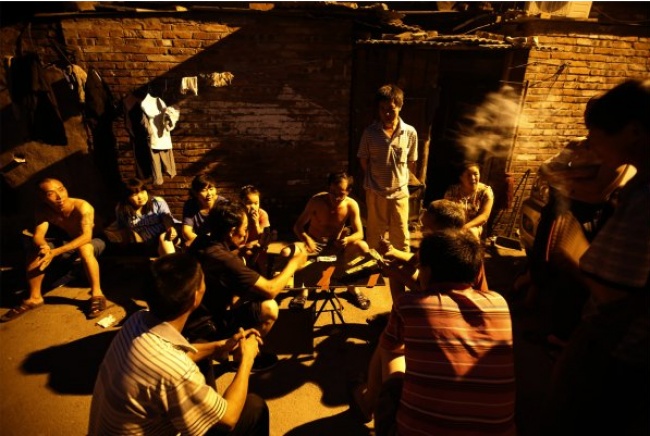 Фотограф Ким Кён-Хун показал, насколько велика пропасть между жизнью богатых и бедных людей в Китае