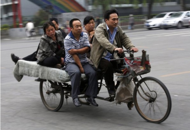 Фотограф Ким Кён-Хун показал, насколько велика пропасть между жизнью богатых и бедных людей в Китае