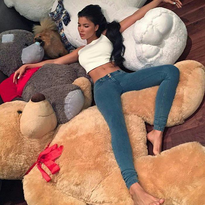 Девушки с мишками