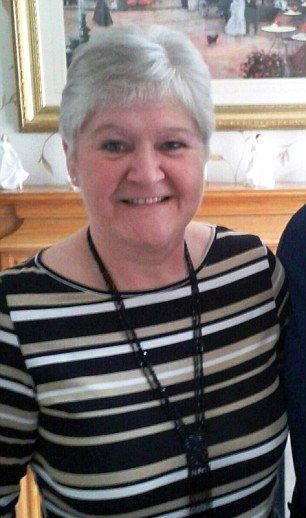 Женщина осталась без половины головы после того, как попала под автобус