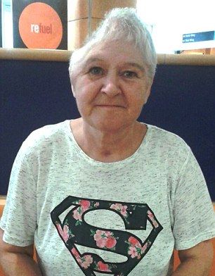 Женщина осталась без половины головы после того, как попала под автобус