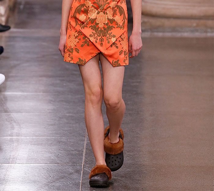 Новая коллекция меховых кроксов ушла, как горячие пирожки