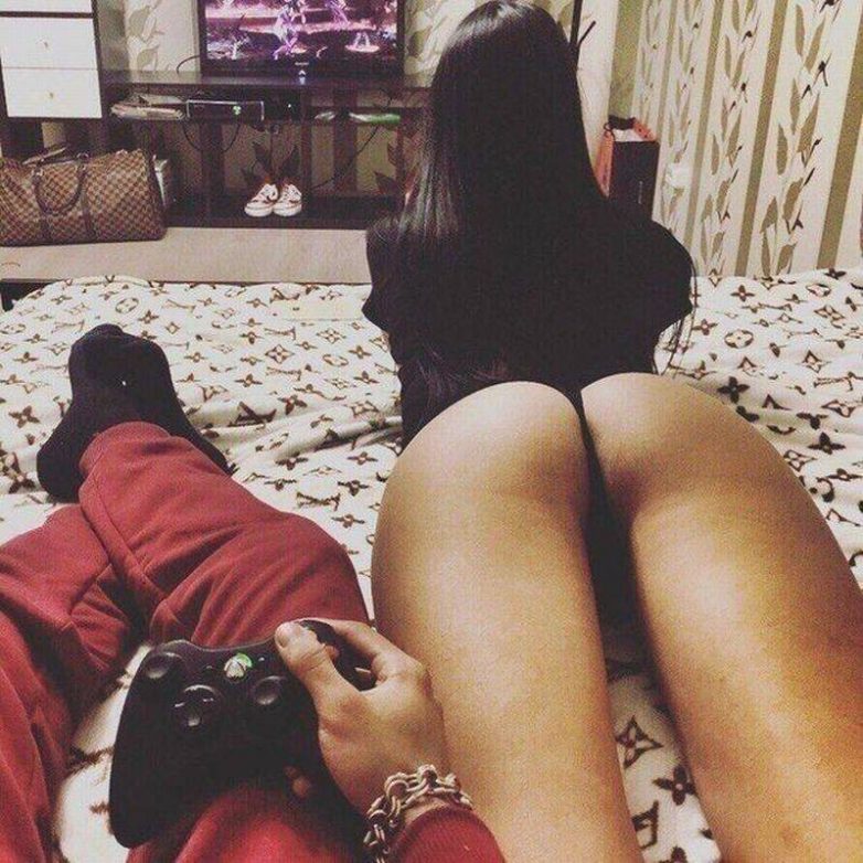 Пикантные картинки с очаровательными девчонками