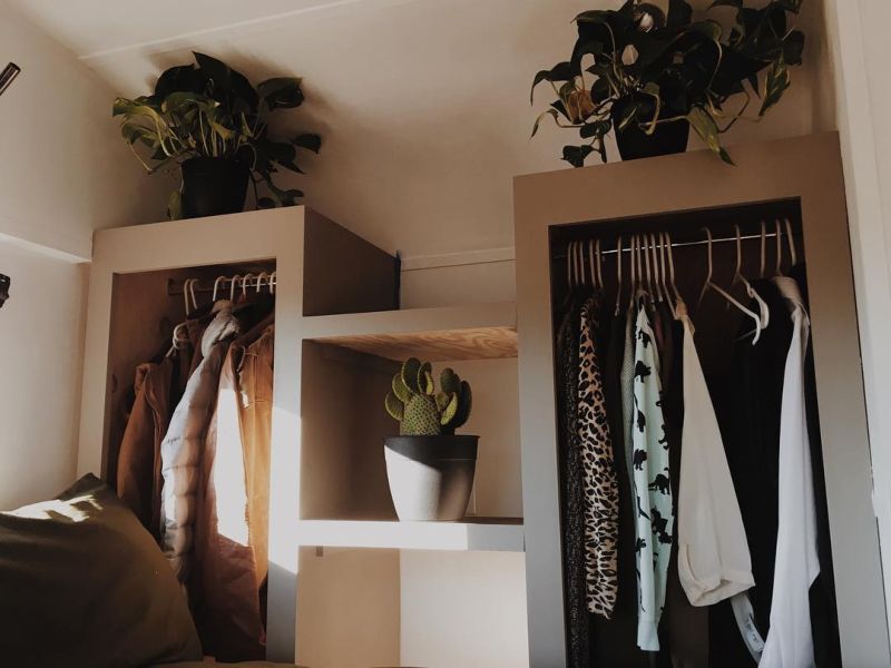 Кочевой дом из старого автобуса для семьи с тремя детьми