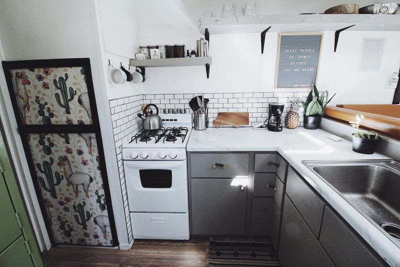 Кочевой дом из старого автобуса для семьи с тремя детьми