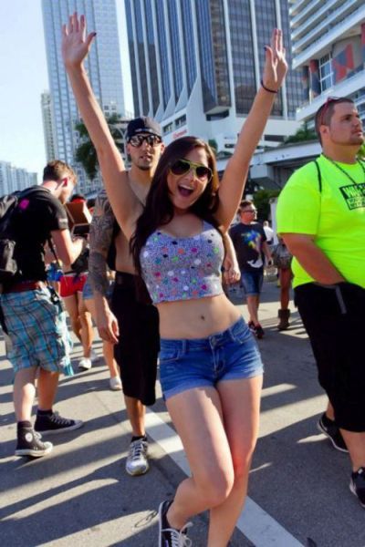 Девушки в шортиках