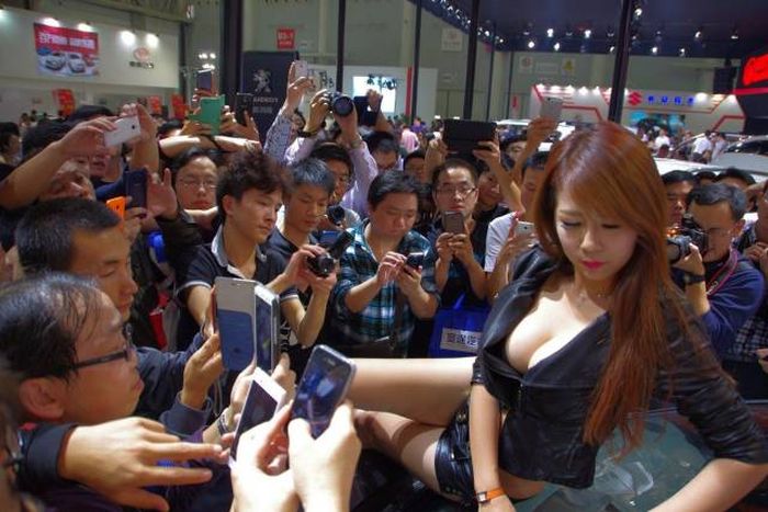 Девушки с азиатских автовыставок