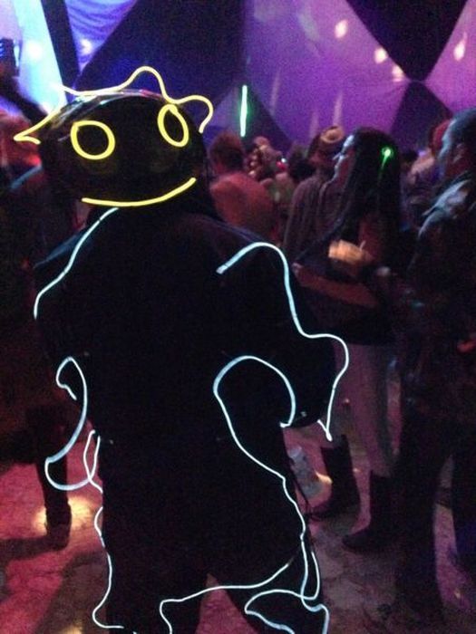 Люди и их костюмы на фестивале Burning Man 201