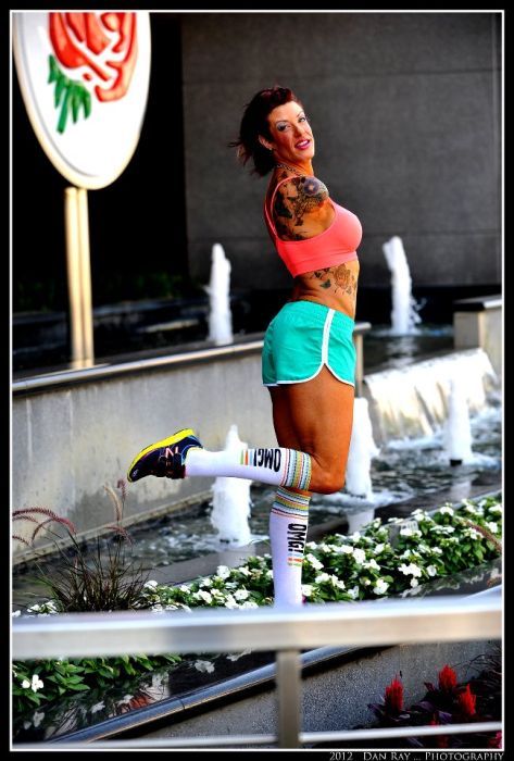 Безрукая бодибилдерша