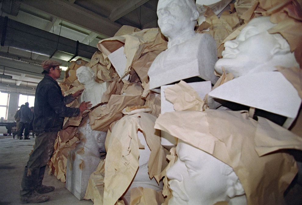 Ленины по всему миру Ленины по всему миру