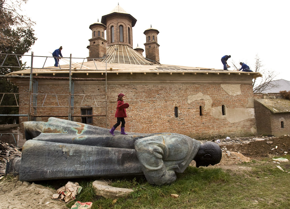 Ленины по всему миру Ленины по всему миру