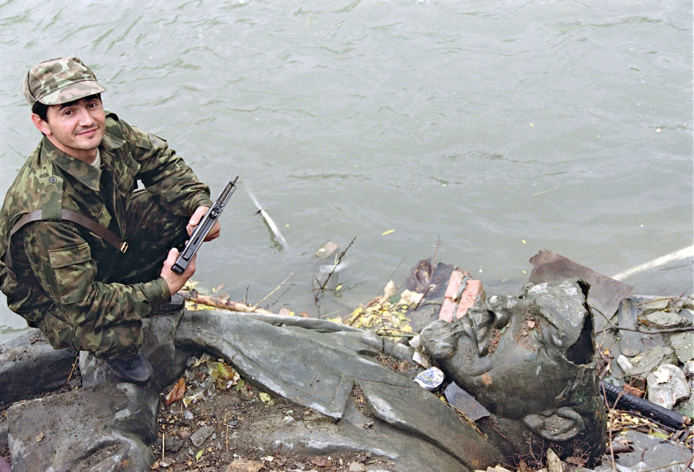 Ленины по всему миру Ленины по всему миру