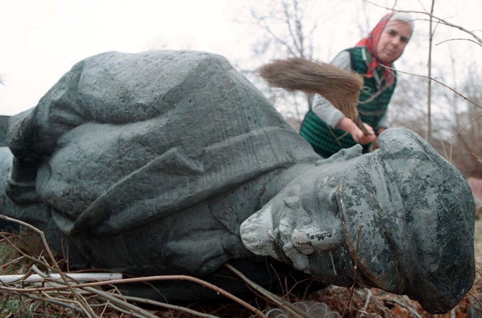Ленины по всему миру Ленины по всему миру