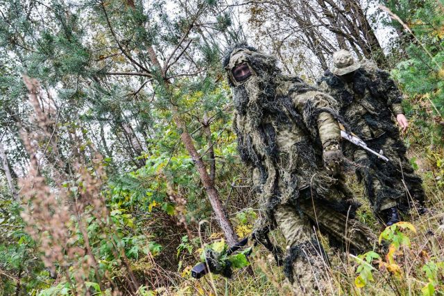Учения российских и белорусских снайперов в Псковской области