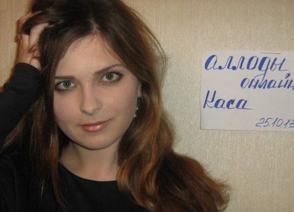 Девушки, играющие в онлайн игры