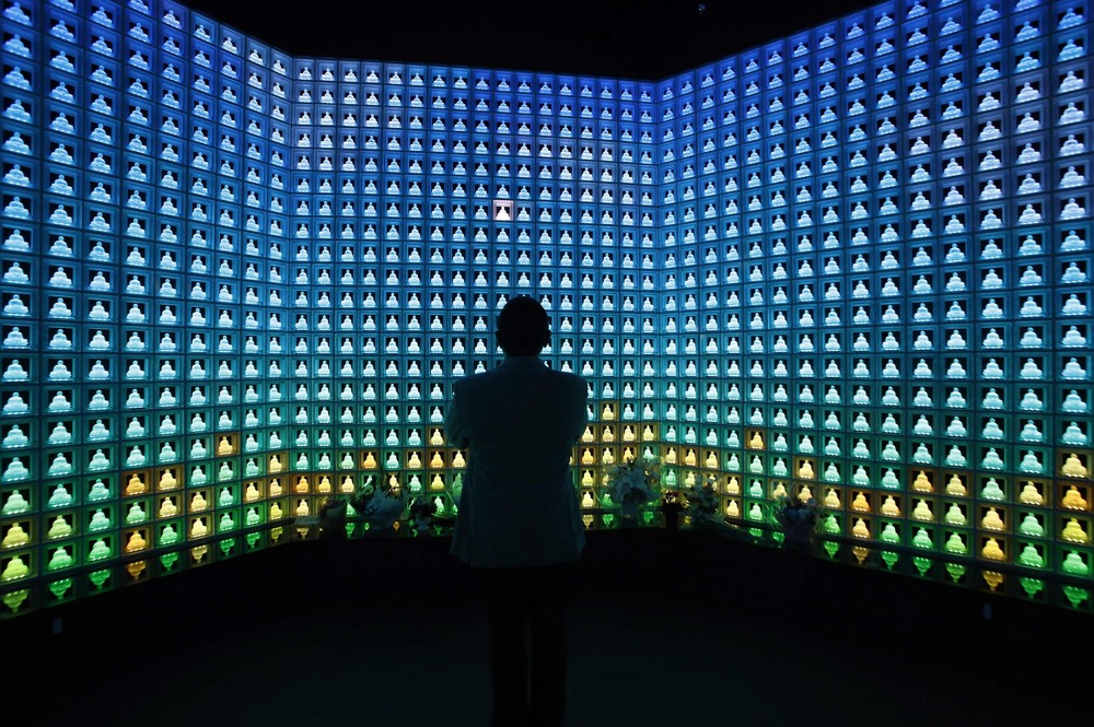 Современное кладбище в центре Токио