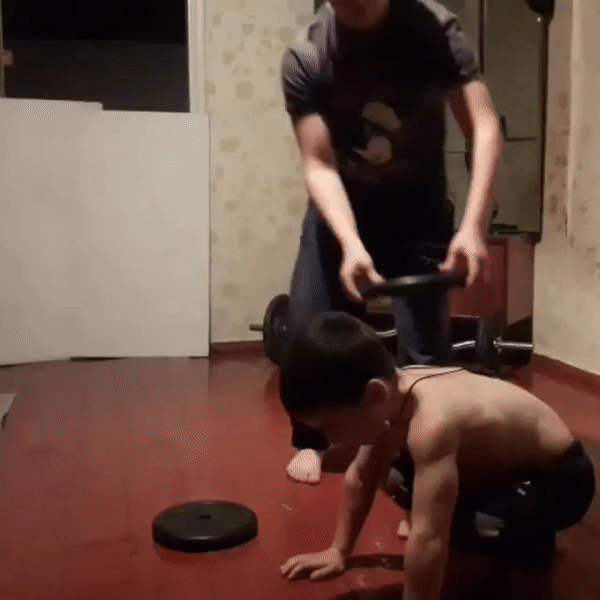 Пятилетний Рахим Кураев установил мировой рекорд, отжавшись 4105 раз