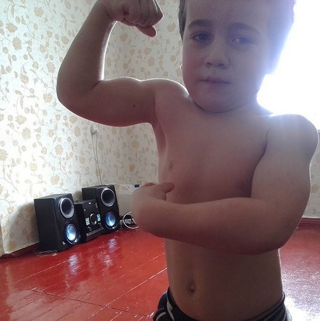 Пятилетний Рахим Кураев установил мировой рекорд, отжавшись 4105 раз