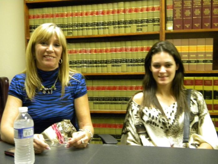 Мама с дочкой устроили свой бизнес (6 фото)