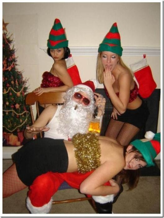 Девушки отмечают Новый Год