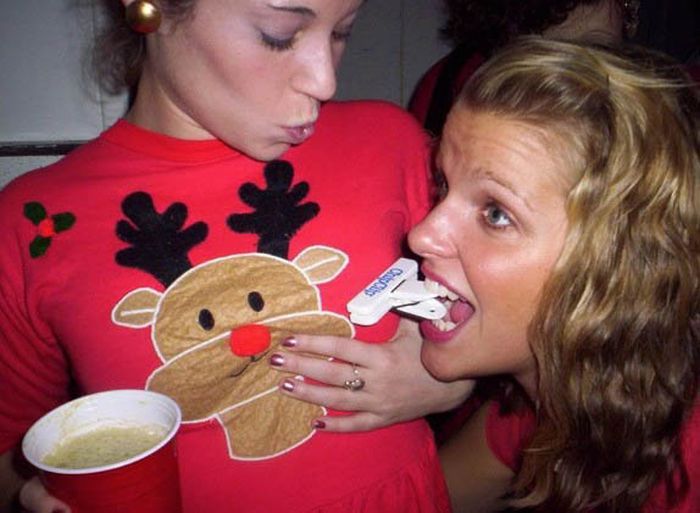 Девушки отмечают Новый Год