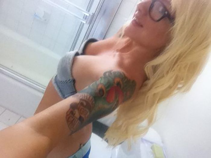 Красотки с татуировками