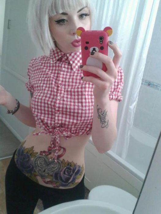 Красотки с татуировками