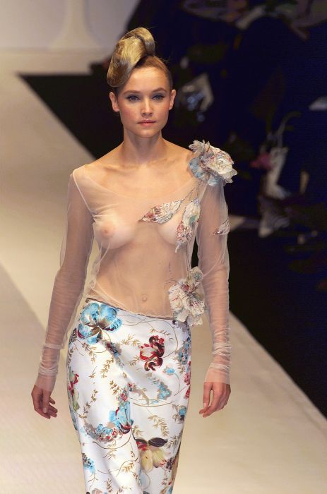 Мода - не прятать грудь