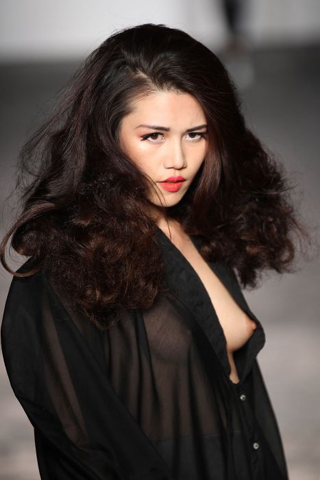 Мода - не прятать грудь