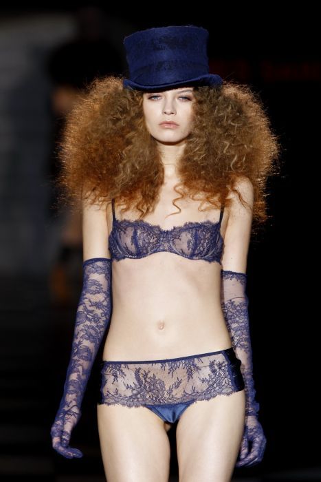 Мода - не прятать грудь