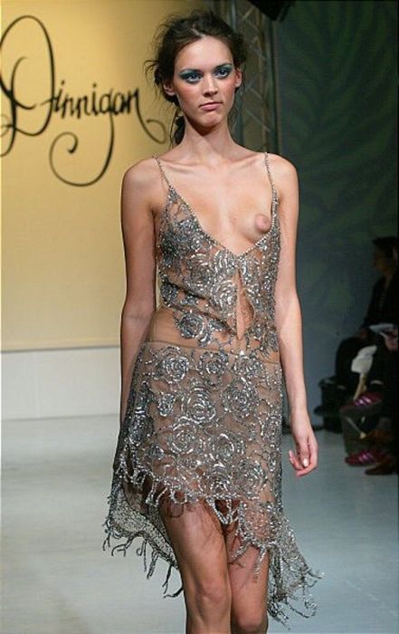 Мода - не прятать грудь