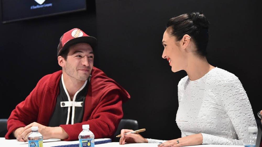 Знаменитые люди, которые «сразу играют на две команды» Знаменитые люди, которые «сразу играют на две команды»