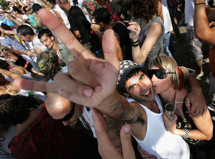 Тусовщики на Ибице (52 фото)