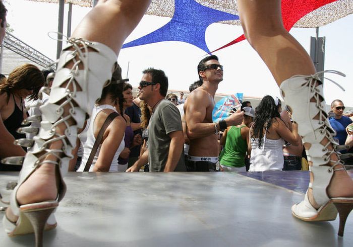 Тусовщики на Ибице (52 фото)