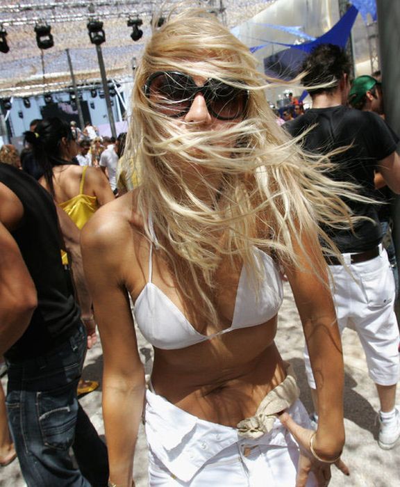 Тусовщики на Ибице (52 фото)