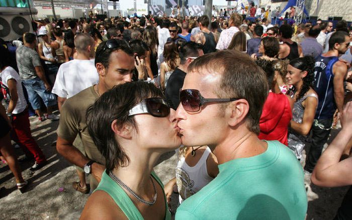 Тусовщики на Ибице (52 фото)