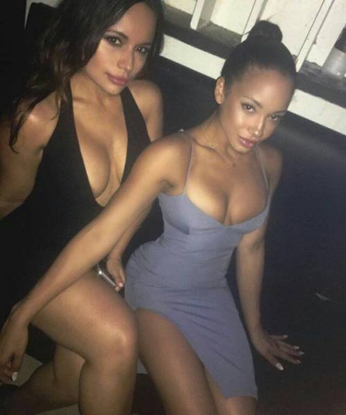 Прекрасные девушки в платьях