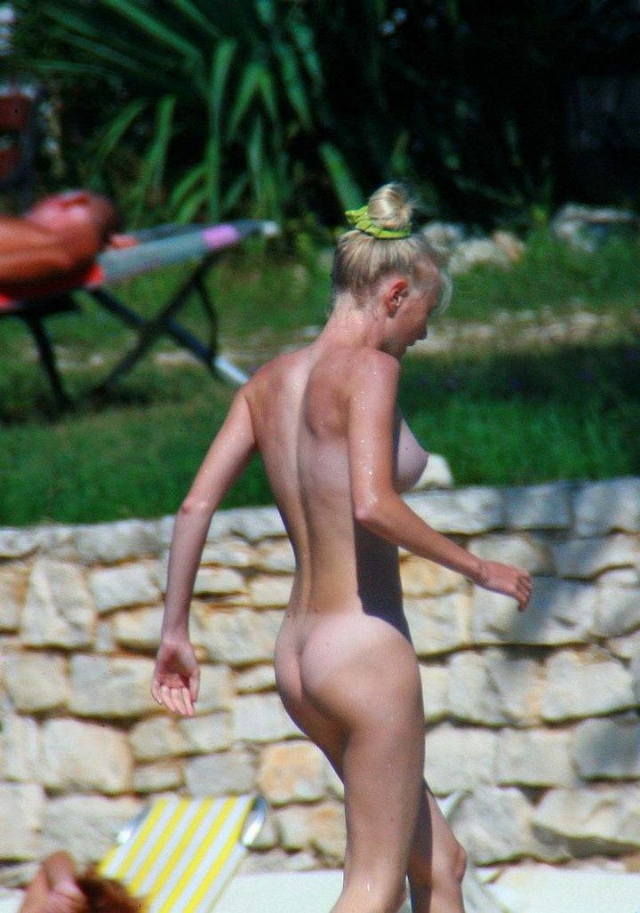 Голышом на солнышке