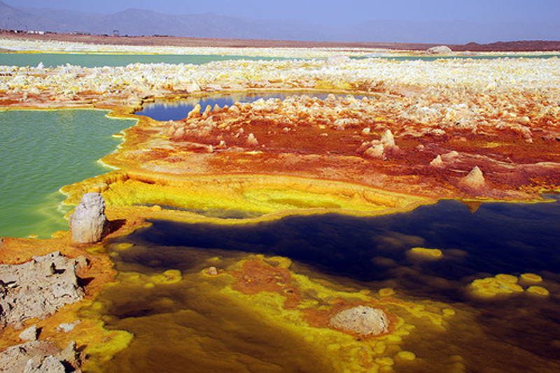 Самые опасные места на Земле (28 фото)