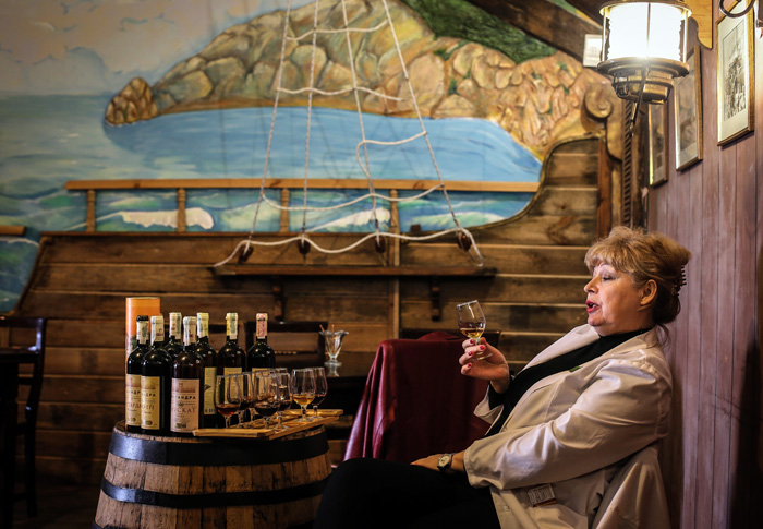 Как работает винодельческий завод «Массандра» в Крыму