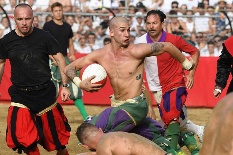 «Кальчо сторико»: экстремальная разновидность футбола