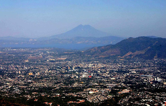 Жители каких стран обожают США?