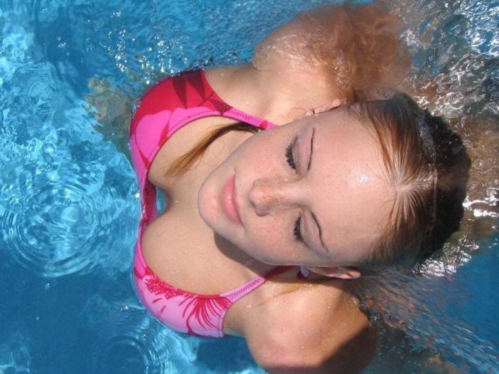 Сексуальные девушки на пляже (55 фото)