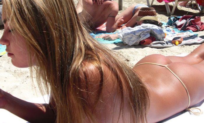 Сексуальные девушки на пляже (55 фото)