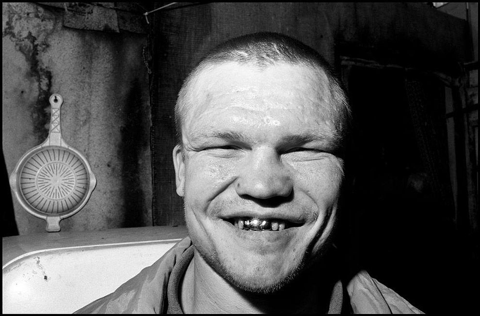 20 впечатляющих кадров из жизни сибирских бандитов глазами американца