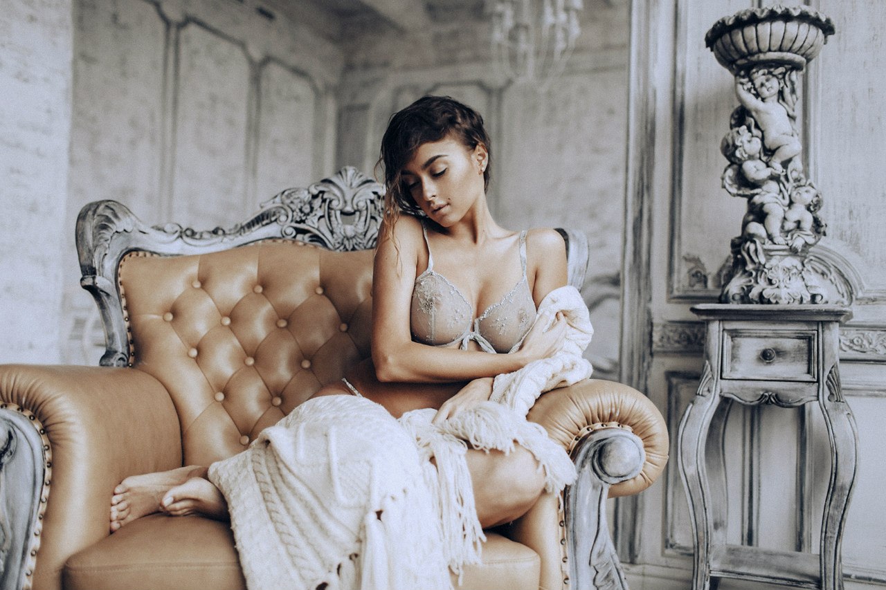 Красивое ню Александры Бодровой