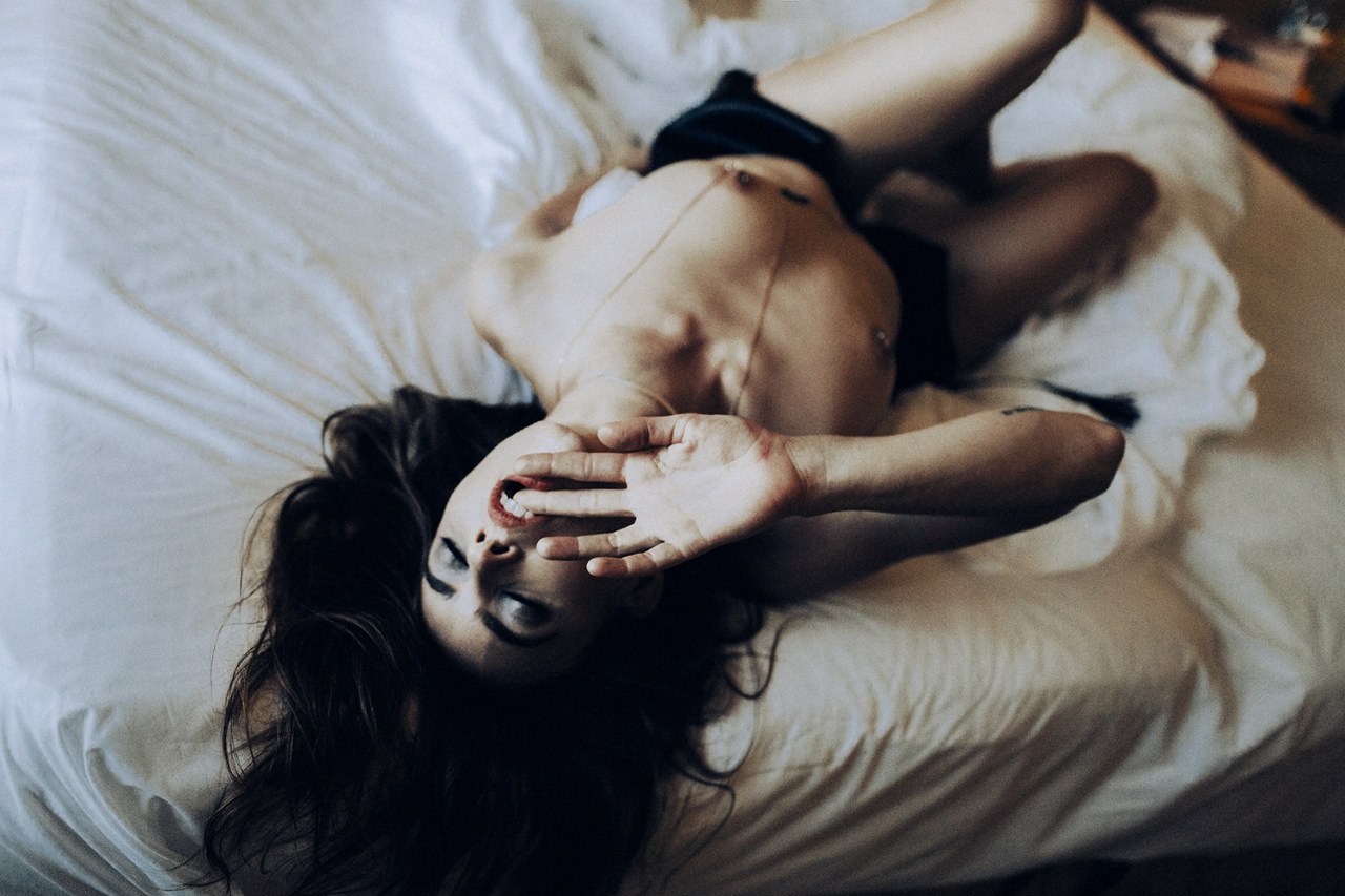 Красивое ню Александры Бодровой