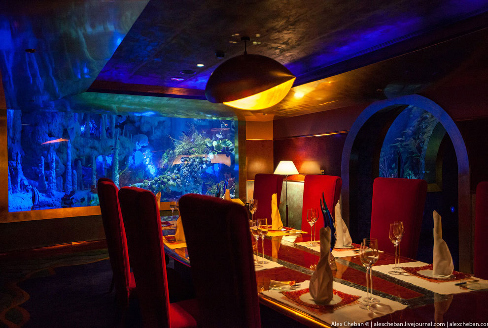 Подводный ресторан в Дубае