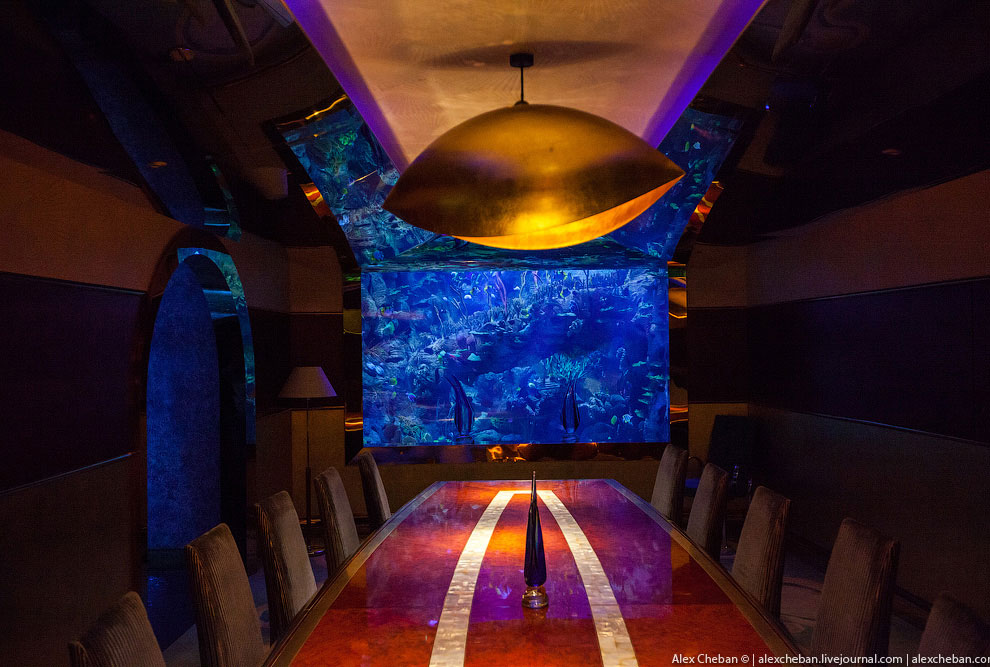 Подводный ресторан в Дубае