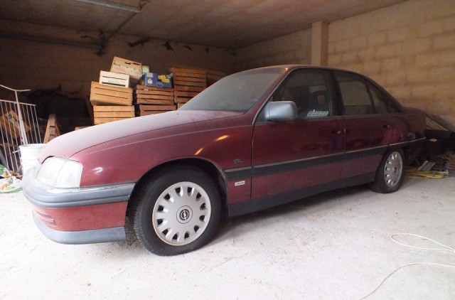 Opel Omega 1992 года с пробегом 705 км выставили на продажу